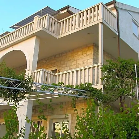 Pape Hotel Trogir